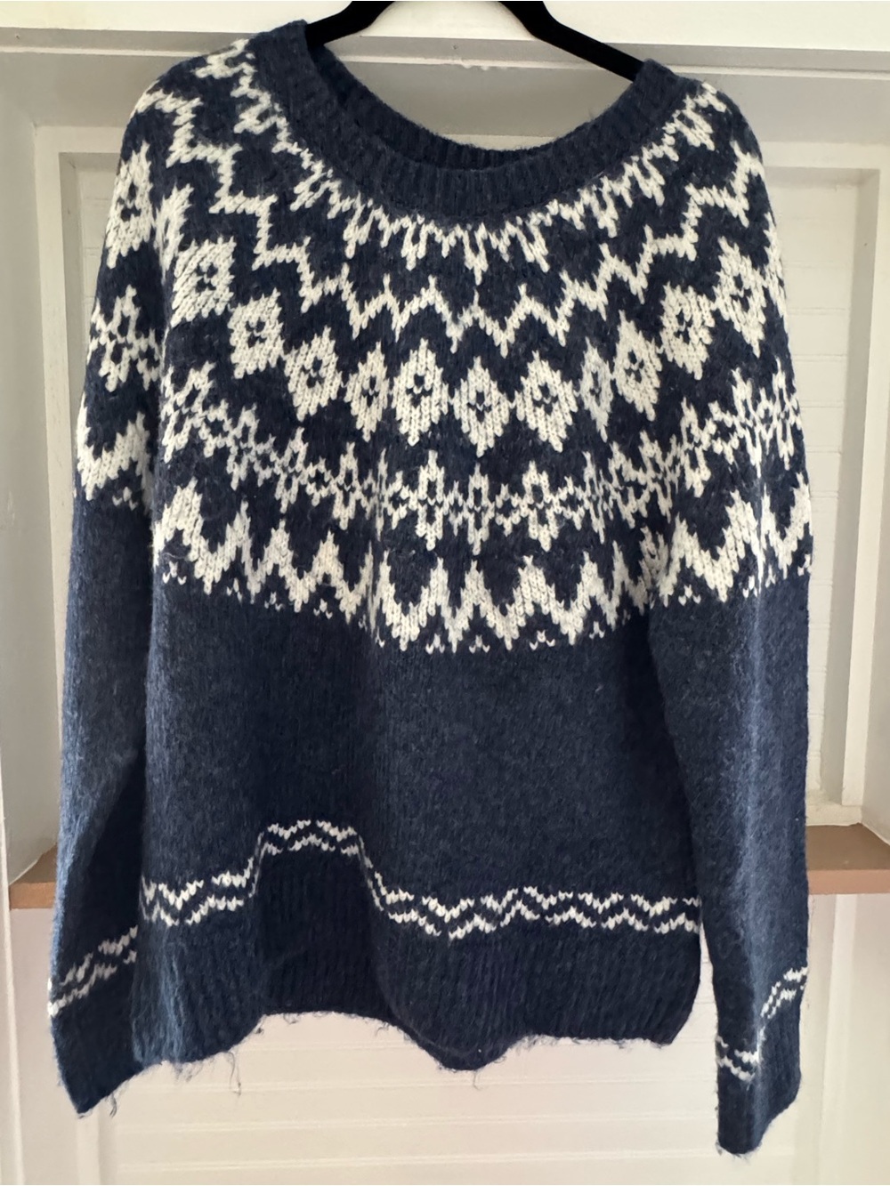 Wind River Classic Nordic Crewneck Sweater - Navy and White